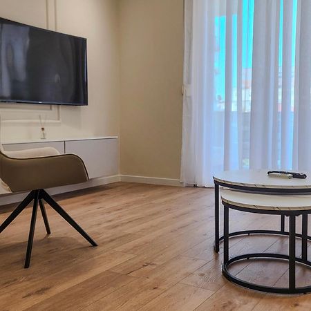 Апартаменты Hideaway In The Heart Of Тирана Экстерьер фото